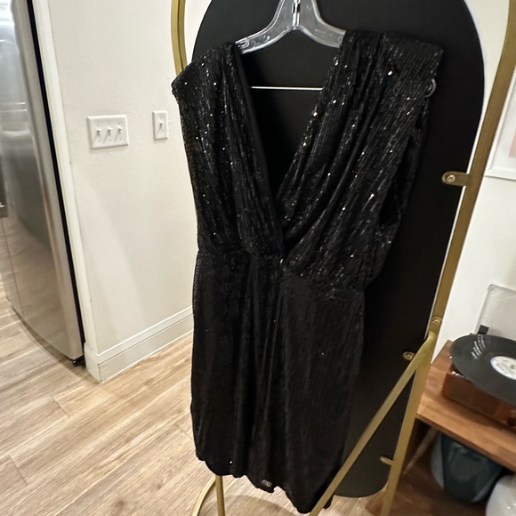 NWT emprada stare black sequin v neck shoulder pad mini dress in 3X - Picture 3 of 6